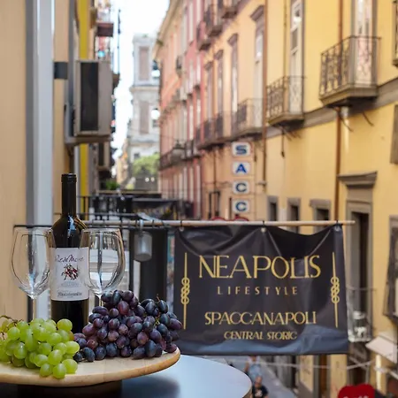 Neapolis Lifestyle Neapel