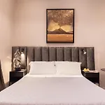 Neapolis Lifestyle Naples