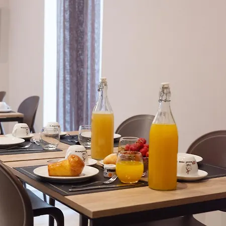 Neapolis Lifestyle Naples
