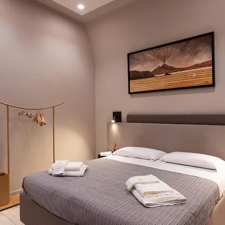 Neapolis Lifestyle Naples